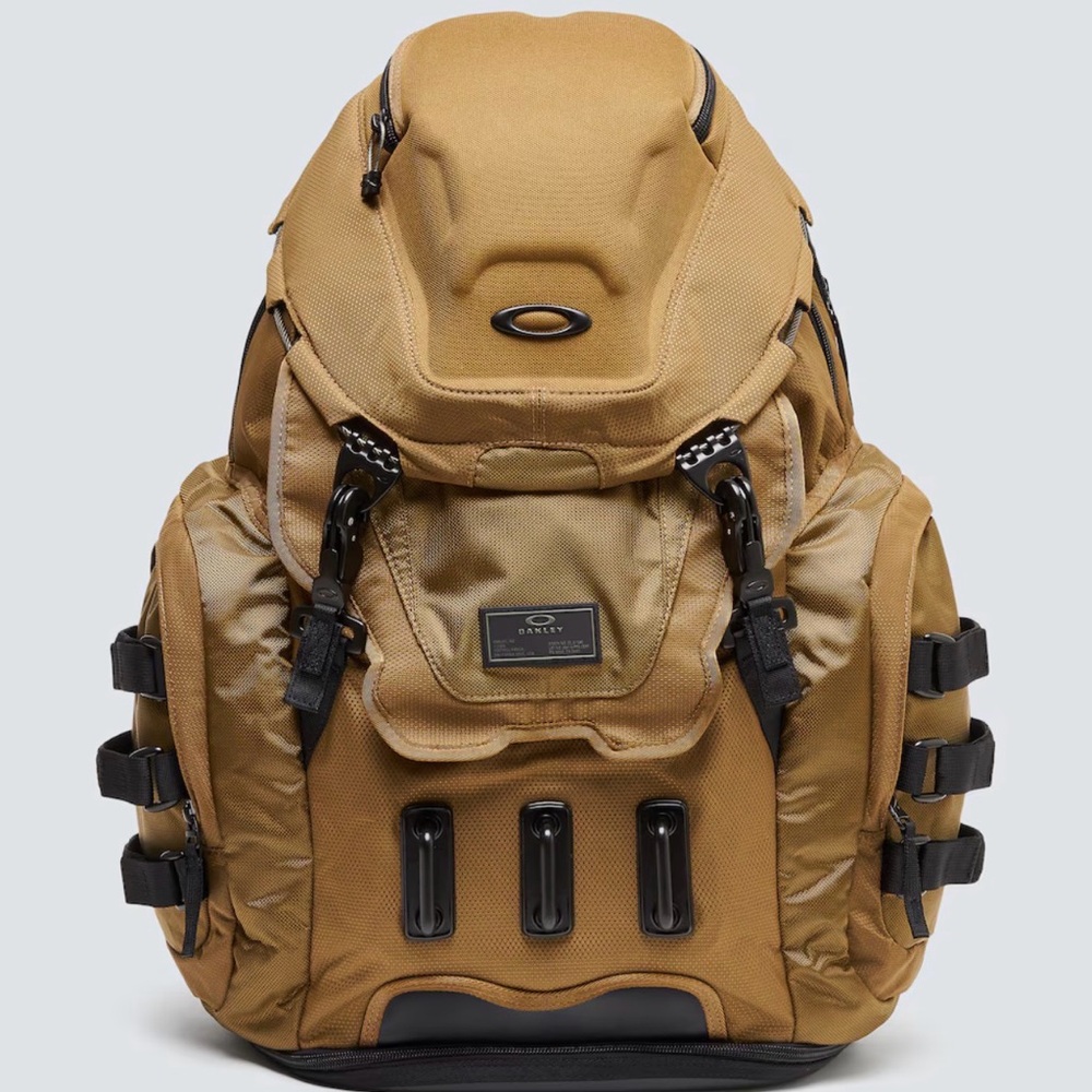 NWT Oakley kitchen sink Backpack official color total coyote